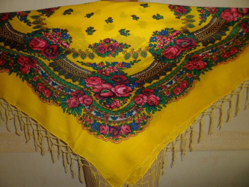 SALE Big BLACK Folk SCARF Ukrainian Russian Shawl Floral Shawl, Ethnic Shawl With Tassels.43.7x43.7 111cm x 111cm Wool, Acrylic. image 8