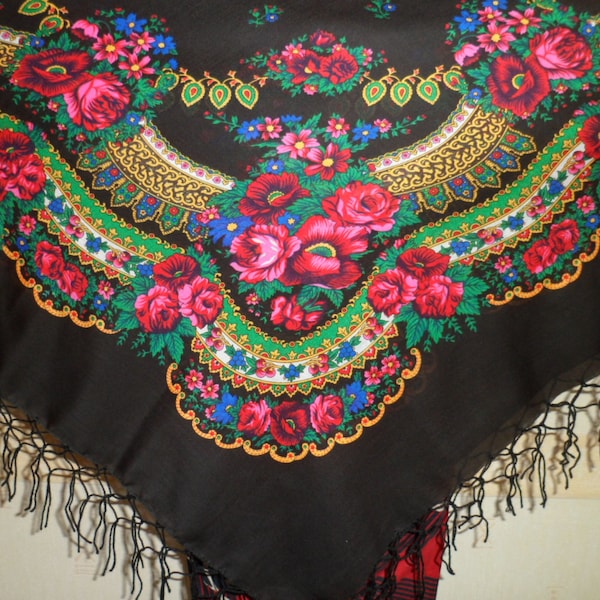 SALE! Big BLACK Folk SCARF Ukrainian Russian Shawl Floral Shawl, Ethnic Shawl With Tassels.43.7"x43.7" (111cm x 111cm)  Wool, Acrylic.