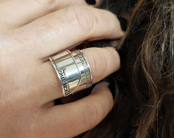 Personalized Hebrew Silver Ring Engraved With the Jewish Psalm of Woman of Valor