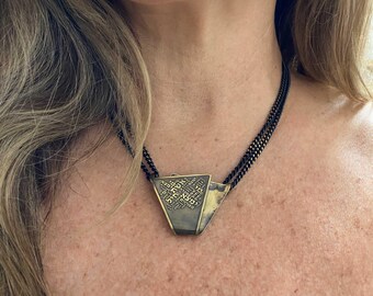 Hebrew Necklace for Woman Engraved with Woman of Valor, Eshet Chayil