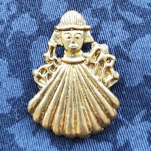 Réplique de jeton de pèlerin du 14e siècle, insigne en laiton de coquille Saint-Jacques, épinglette médiévale historique pour costume de reconstitution