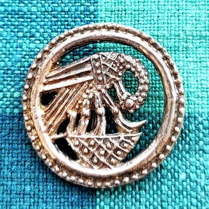 Pilgrim Token Replica, Pelican in Her Piety 14th Century Brass Badge, Medieval Ren Fair Hat Pin