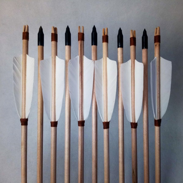 Set di frecce da allenamento per il miglior tiro con l'arco tradizionale - Frecce in legno con impennaggio in piume bianche -10 (dieci) Frecce tradizionali in legno di frassino 32"