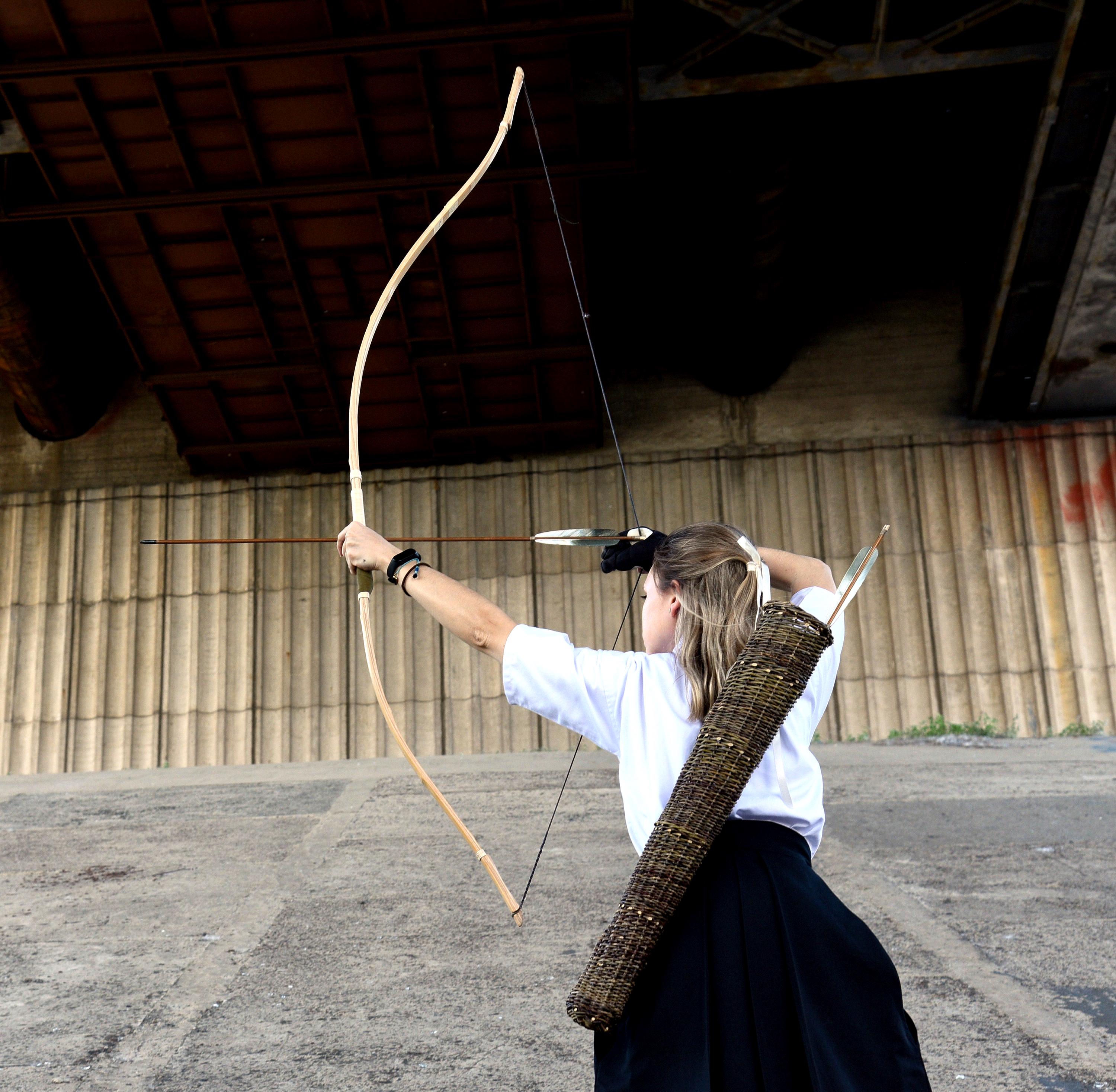 日本の弓 ハンキュウ 59インチ 流鏑馬 アーチェリー 竹弓