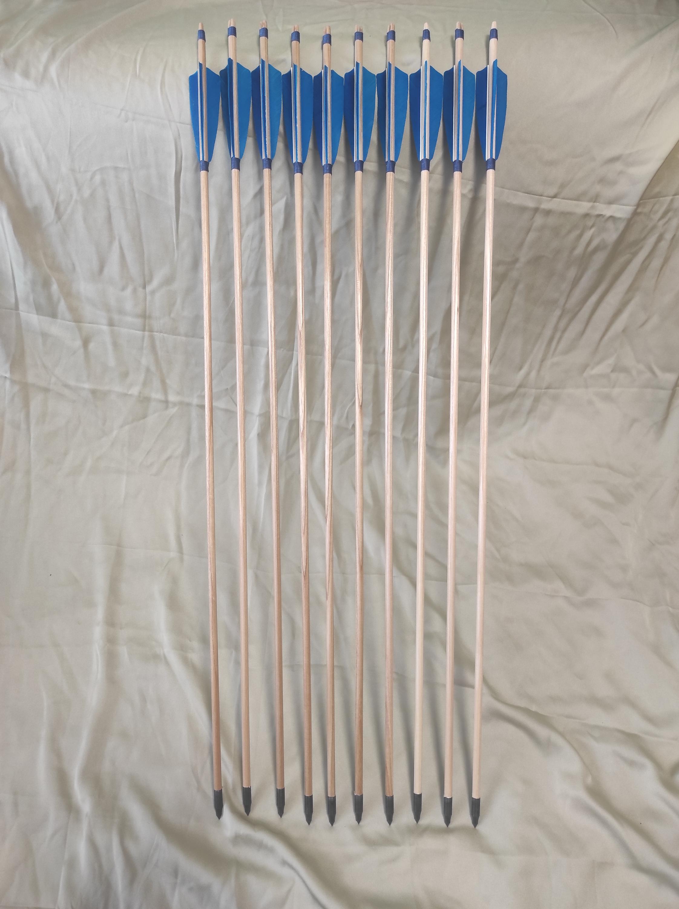 Traditional Wooden Arrows – Multicolor Feather Archery Pack 32