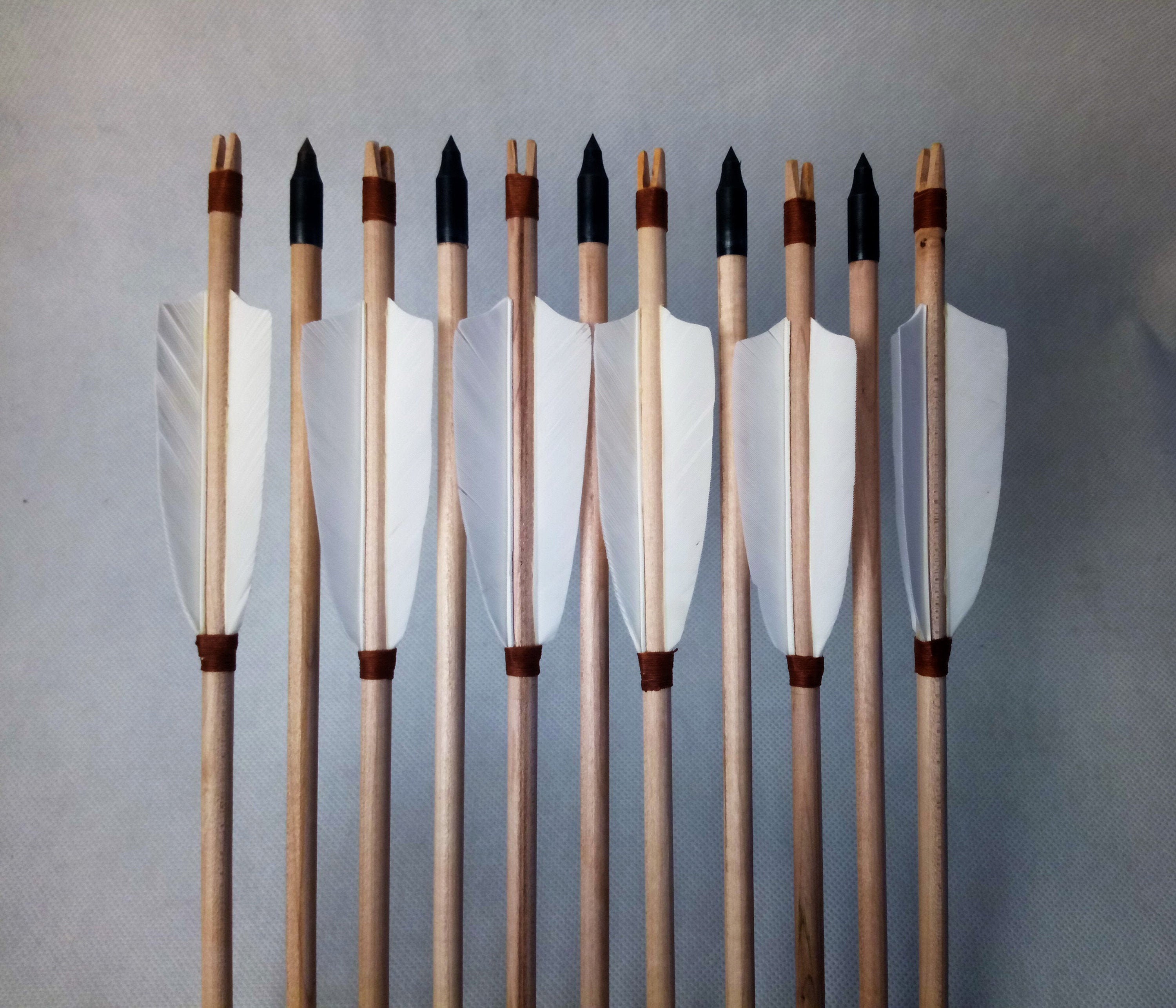 Training Arrows Set for Best Traditional Archery Wooden Arrows With White  Feather Fletching 10 ten Traditional Ash Wood Arrows 32 -  Norway