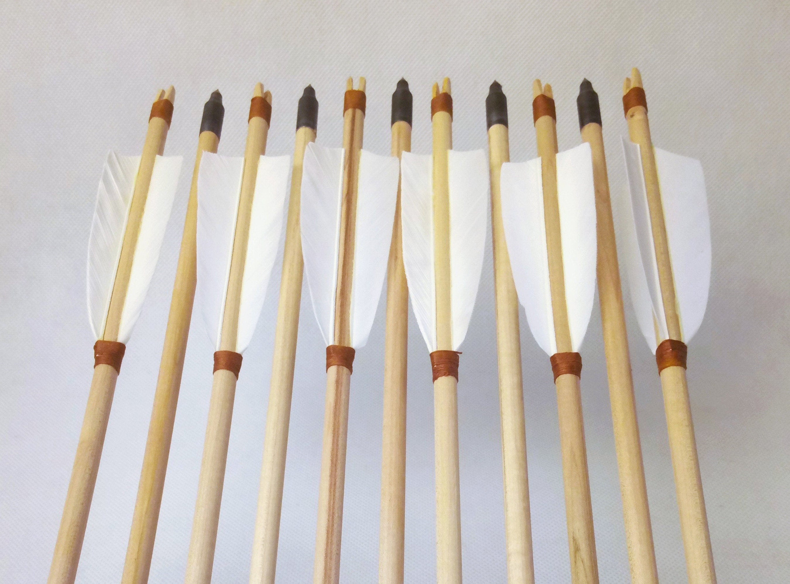 Training Arrows Set for Best Traditional Archery Wooden Arrows With White  Feather Fletching 10 ten Traditional Ash Wood Arrows 32 -  Norway