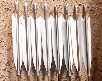 歴史的なサムライハンキュウ – 伝統的な弓形日本の非対称アーチェリー