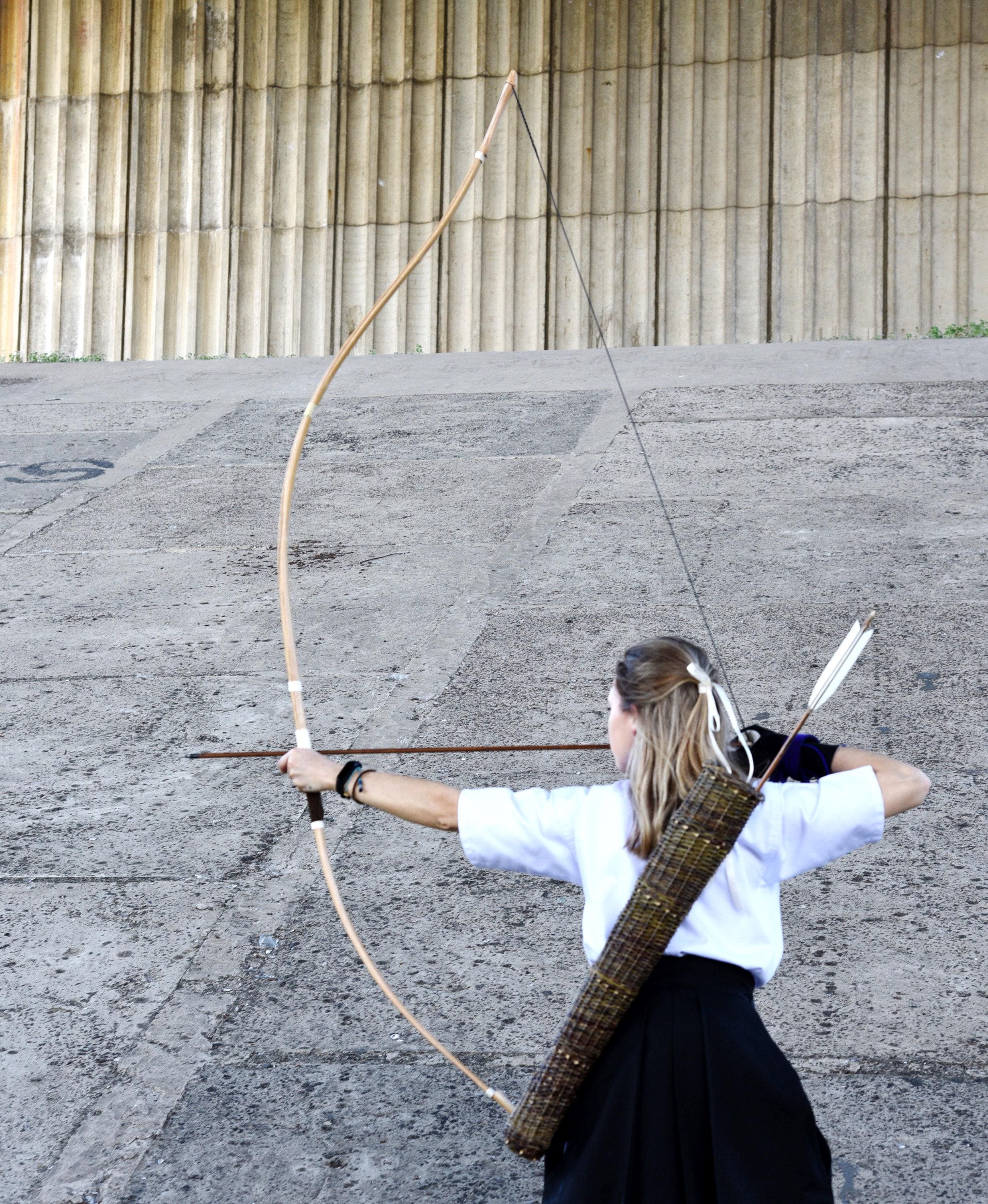 弓道　弓　竹弓　胡弓流鏑馬　アーチェリー　矢　古美術　薩州鎌田作　引き取り限定 竹弓（ニベ） | 古弓具 二月堂