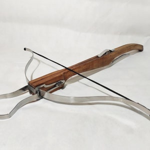 Port Orford Cedar Wooden Archery Arrows Custom Made Hand Crested