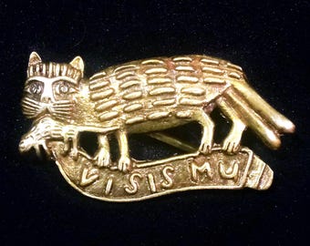 Insignia de peregrino de gato de la Edad Media, réplica de pin medieval de latón del siglo XIV, símbolo secular histórico.