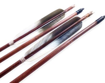 歴史的なサムライハンキュウ – 伝統的な弓形日本の非対称アーチェリー