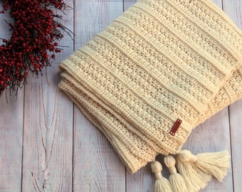 Heirloom Crochet Blanket "Three Generations"