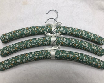 Ditzy Floral Print Padded Clothes Hangers