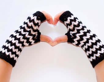 Black and white striped gloves, fingerless gloves, womens gloves, crochet fingerless gloves, winter gloves, fingerless mittens, hand warmers