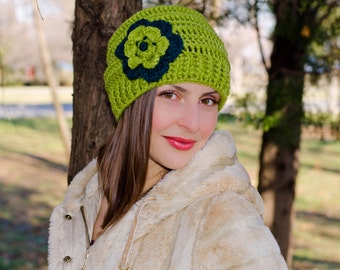 Green crochet flower hat, slouchy beanie hat, chunky hat, womens beanies, winter hat, knit hat with flower, hats for women, womens caps