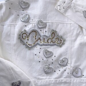 Giacca di jeans per sposa, signora, moglie e moglie / Toppa in tessuto con perline ricamate in argento e oro / Servizio di invio per giacca di jeans personalizzata / Matrimonio moderno