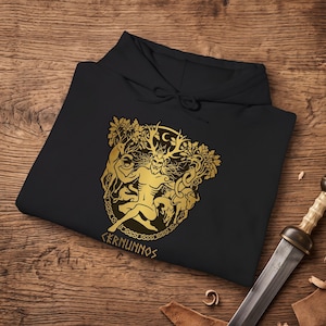 Bluza z kapturem Cernunnos, celtycka bluza z nadrukiem rogatego boga, złoty sweter z pogańską grafiką, prezent dla fanów mitologii i pogaństwa