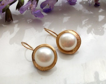 FREE SHIPPING! Pearl earrings, gold filled drop earrings. Wedding Earrings, Bridal Jewelry. Freshwater pearl earrings