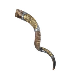Decorative Kudu Shofar with Shofar Blower Relief – Silver and Gold Toned Accents, Jewish Blowing Shofar