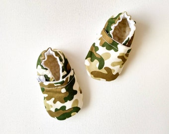 Camouflage baby shoes army baby shoes green baby shoes camouflage baby slippers soft sole baby shoes camo booties gender neutral baby shoes
