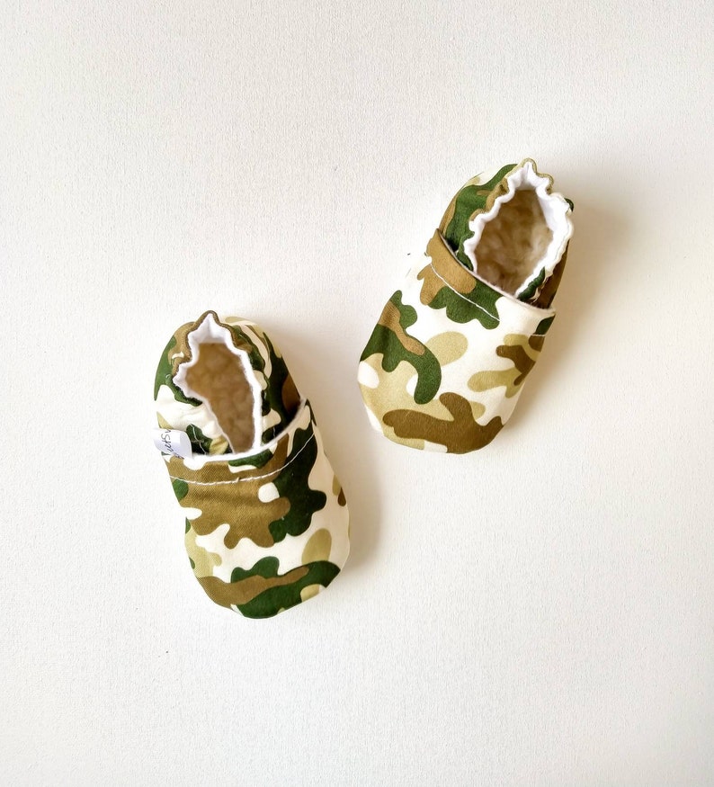 Camouflage baby shoes army baby shoes green baby shoes camouflage baby slippers soft sole baby shoes camo booties gender neutral baby shoes image 1