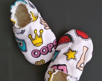 Chaussures de bébé drôle moccs nouveau-né chaussons blancs bambin chaussons bébé chaussons nouveau-né bébé douche cadeau idée cadeau grossesse révèlent chaussures nouveau-né