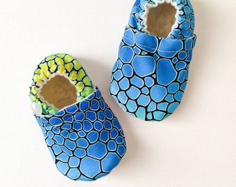Dragon baby shoes dino baby shoes Dino booties dinosaur shoes blue baby booties lizard baby shoes rubber sole booties dinosaur gift