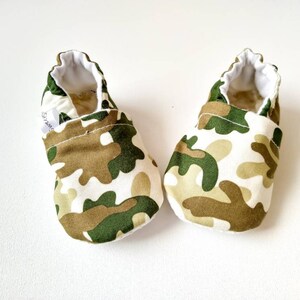 Camouflage baby shoes army baby shoes green baby shoes camouflage baby slippers soft sole baby shoes camo booties gender neutral baby shoes image 5