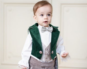Emerald Velvet - Special Occasion velvet suit for boys, Ring Bearer Outfit, Formal Boy Suit, Elegant Green Suit, First Birthday Suit