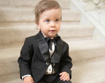 Perfect Noire Special occasion suit for boys, First Birthday Suit, Ring Bearer Outfit, Black and White elegant suit