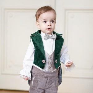 Boys green velvet suit hotsell