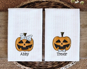 Boy & Girl Pumpkin Hand Towel, Personalized Pumpkin Bathroom Towel, Kids Fall Thanksgiving Bathroom Decor, Childs Pumpkin Name Towels