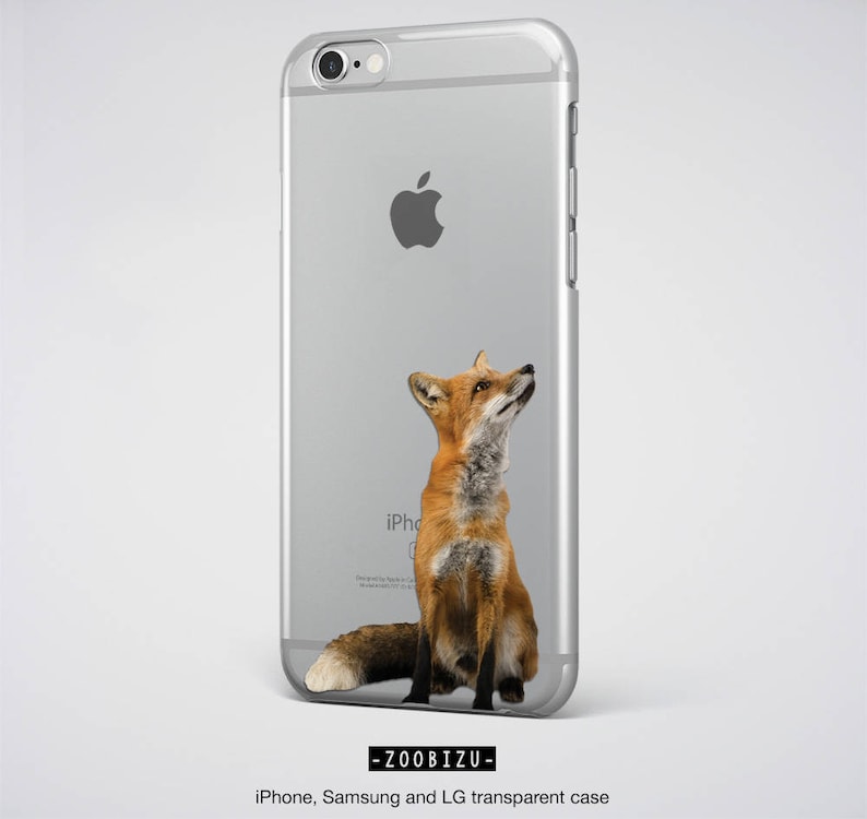 Op de afbeelding: Een transparante telefoonhoes met een rode vos die omhoog kijkt. De telefoonhoes is ontworpen voor een iPhone, Samsung of LG telefoon. De tekst "ZOO BIZU" staat onderaan de hoes.