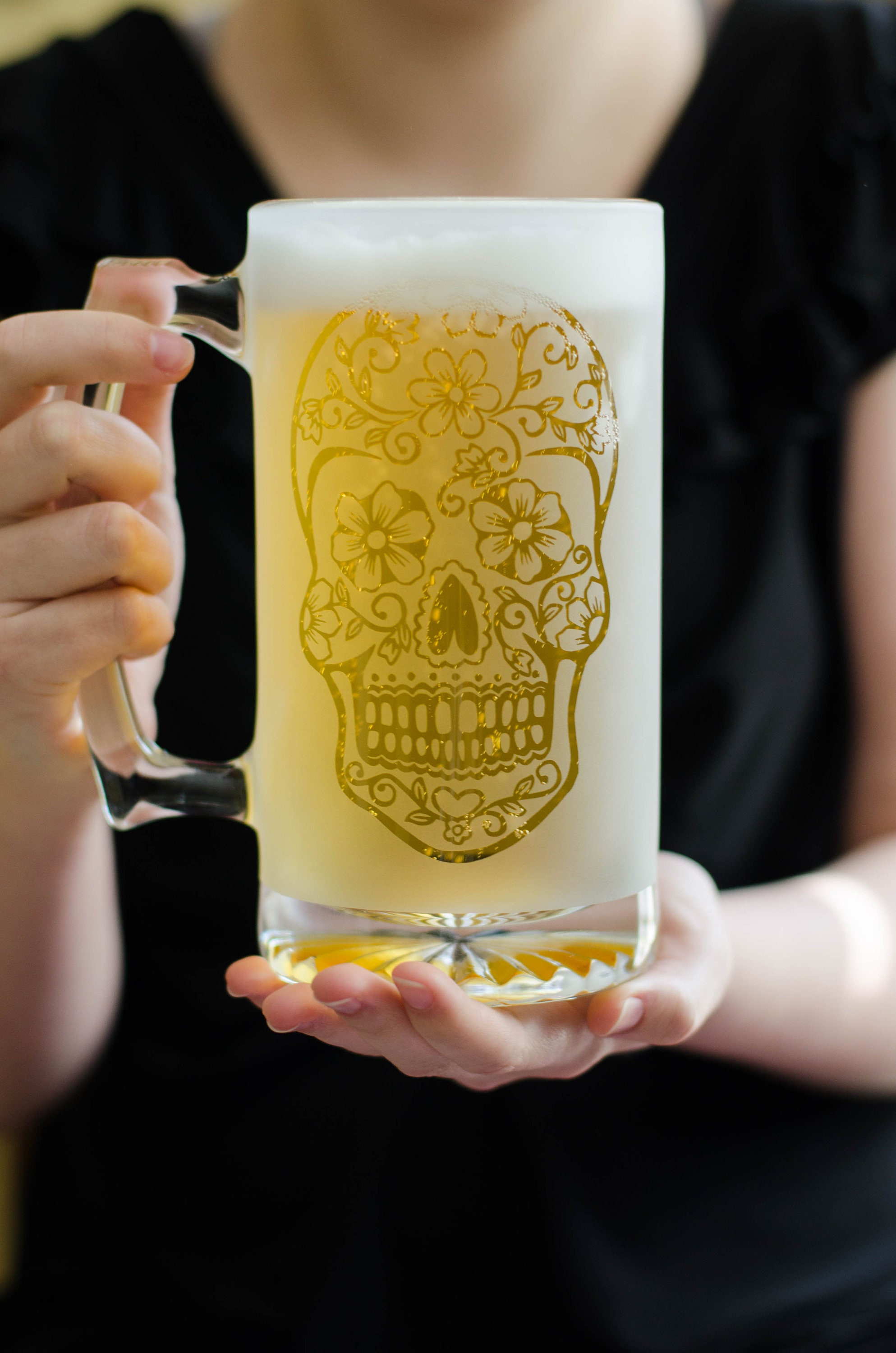 Large At 7 inches tall it can contain up to 26.5 ounces Single Beer Mug Large At 7 inches tall it can contain up to 26.5 ounces Single Beer Mug