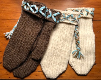 Lovikka Inspired Mittens-Womans Medium