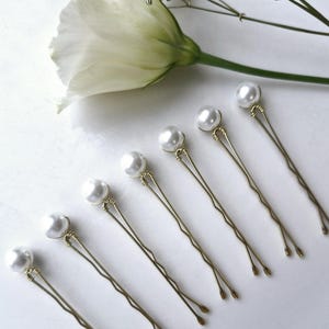 Wedding hair pins, Pearl Wedding hair pins,  Bridal hair pins, Wedding hair assessories. Bobby pin, Pearl pins, pearls on bobby pins.