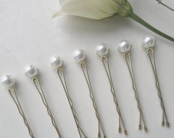 Pearl bridal hair bobby pins, Wedding hair pin, Pearl hair pins, Pearl Wedding hair. Bridesmaid hair, bridesmaid gift, pearls on bobby pins.
