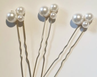 Wedding hair pins,Set of Pearl Wedding hair pin Pearl Bridal hair pin Pearl hair pin Pearl Wedding hair. Cluster of pearl hair pins.