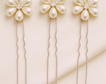 Pearl Flower Bridal Hair Pins – Set of 3 | Wedding Hair Accessories | Gold Bridal Hair Pins | Bridesmaid Hair Pins | Floral Pearl Hairpiece