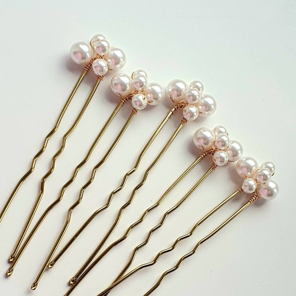 Wedding hair pins,Set of Pearl Wedding hair pin Pearl Bridal hair pin Pearl hair pin Pearl Wedding hair. Small Cluster of pearl hair pins.