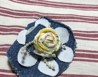 Jean flower brooch