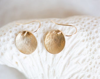 Gold Oval Earrings, Organic Oval Earrings, Brass Hammered Earrings, Matte Gold Earrings, Gold Drop Earrings, Brass Dangle Earrings