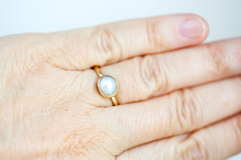 Size 6 Size 5.75 Yellow Gold AAA Pearl Ring Ready to Ship Size 5.5 Size 6.25 Pearl Ring Keshi Pearl Ring 10K Gold Pearl Ring