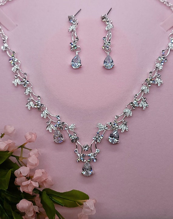 Swarovski Crystal Pink Floral Vine Necklace Set