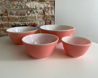 Pink Pyrex Mixing Bowl Set