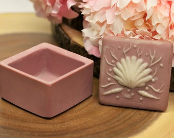 1980s Robert Nemith Pink Soapstone Trinket Jewelry Ring Box with White Seashell, Vintage Soapstone Box Signed by R Nemith, Nautical Decor