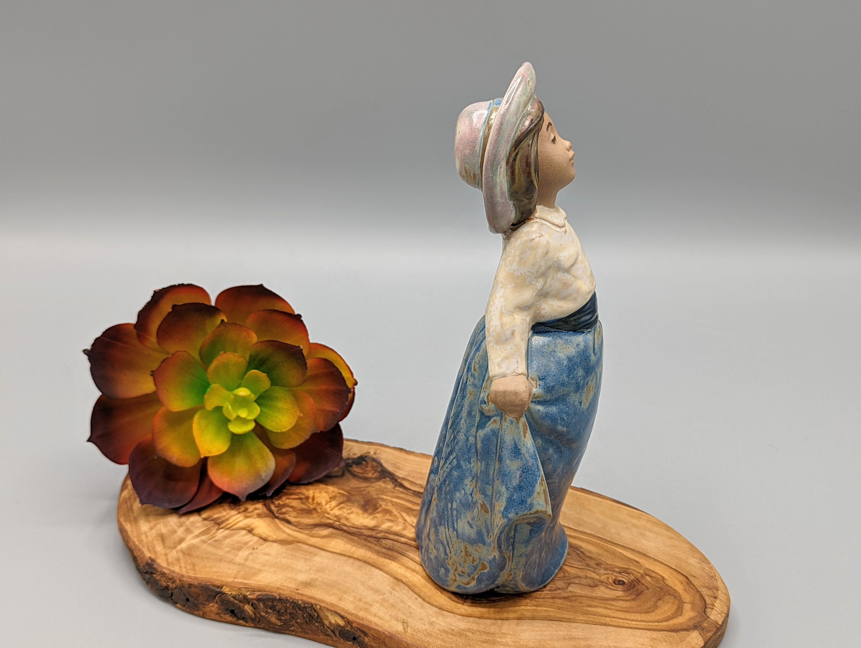 Vintage 1987 NAO by Lladro Daisa Girl Preparing to Bow Ceramic