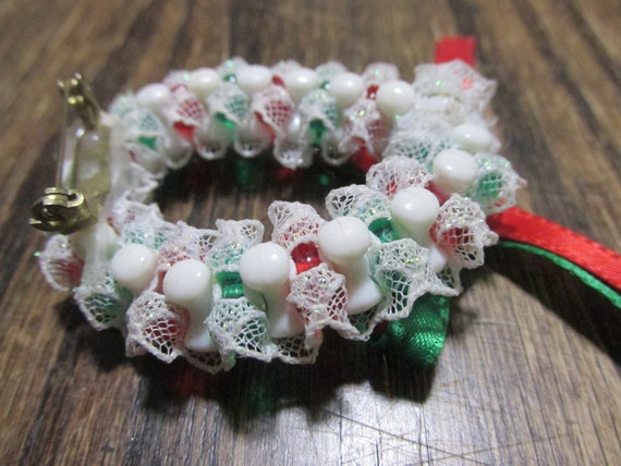 Handmade Christmas Wreath White Lace Red Green Ri… - image 8