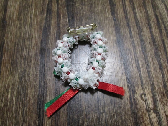 Handmade Christmas Wreath White Lace Red Green Ri… - image 6